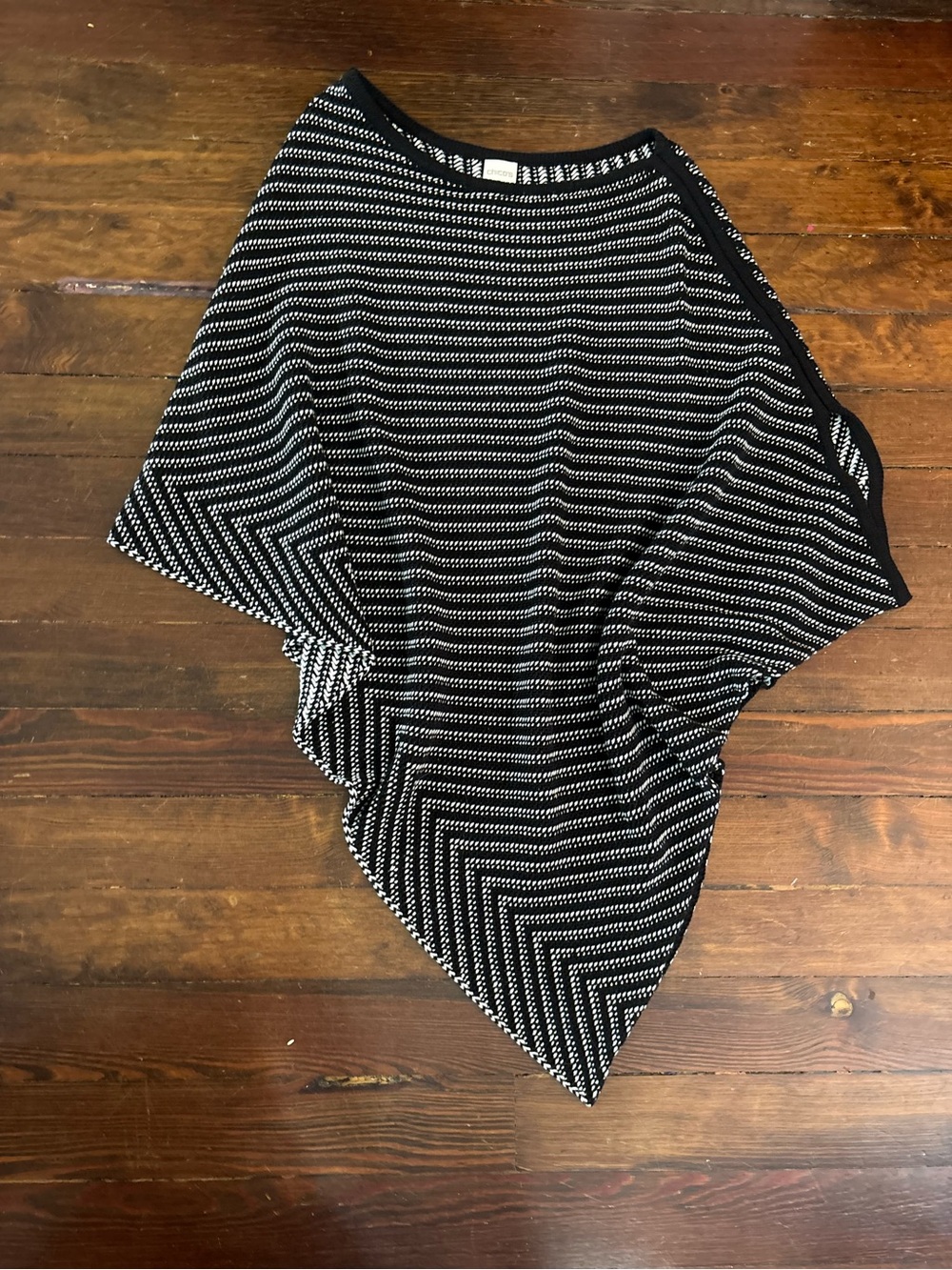 Chicos black white knit asymmetrical shawl poncho top